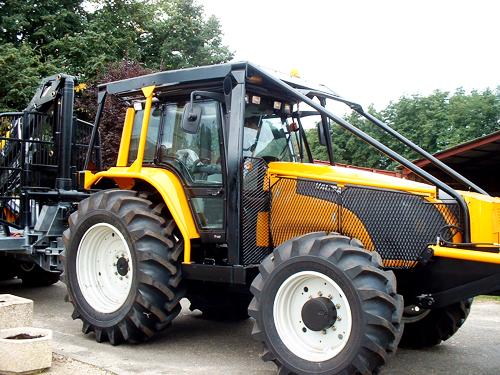 Débroussailleur forestier