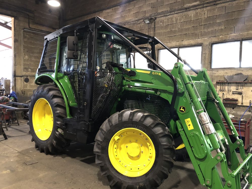 Débroussailleur forestier